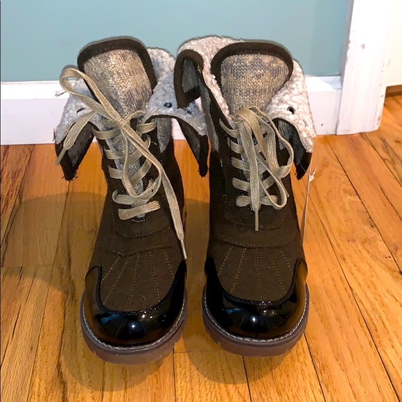 MUK LUKS - Women’s Boots - Picture 2 of 9